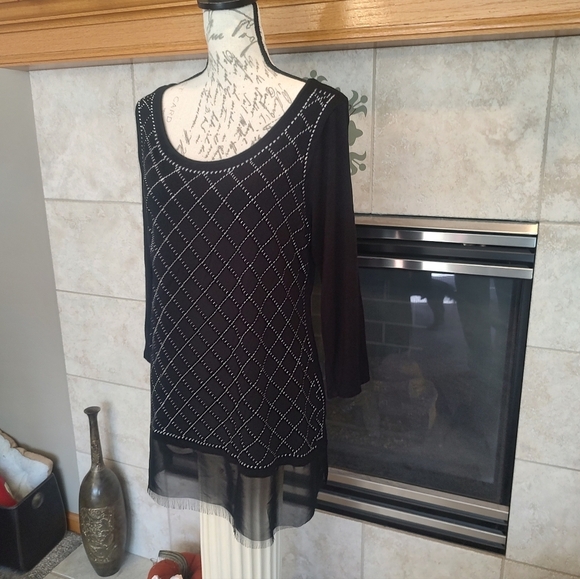 💥3/$20 Belldini Black Shirt Long Sleeve with Studded Pattern - Picture 5 of 9